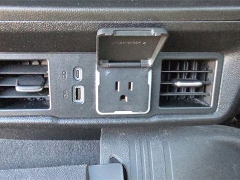 Used 2024 GMC Sierra 1500 Elevation image 28