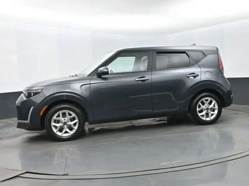 Used 2025 Kia Soul LX w/ LX Technology Package FWD image 5