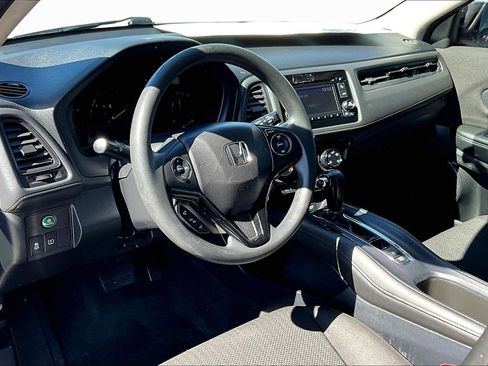 Used 2017 Honda HR-V LX image 12