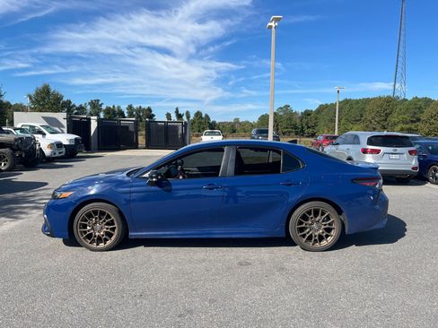 Used 2023 Toyota Camry SE image 6
