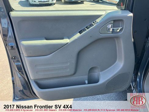Used 2017 Nissan Frontier SV w/ SV Value Truck Package AWD/4WD image 10