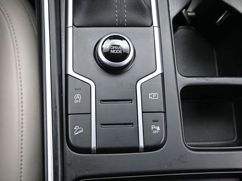 Used 2023 Kia Sorento S image 30