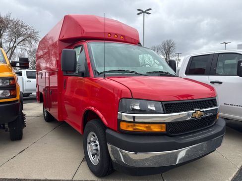 New 2026 Chevrolet Express 3500 w/ Power Convenience Package RWD image 3