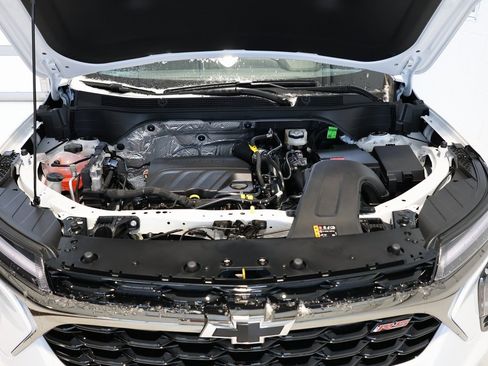 New 2026 Chevrolet Trax RS w/ Sunroof Package image 37