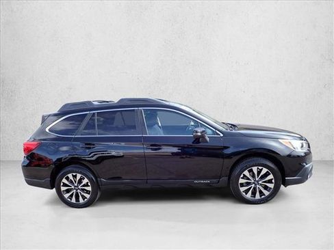 Used 2017 Subaru Outback 2.5i Limited image 5