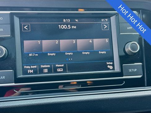 Used 2019 Volkswagen Jetta SE w/ Cold Weather Package FWD image 12