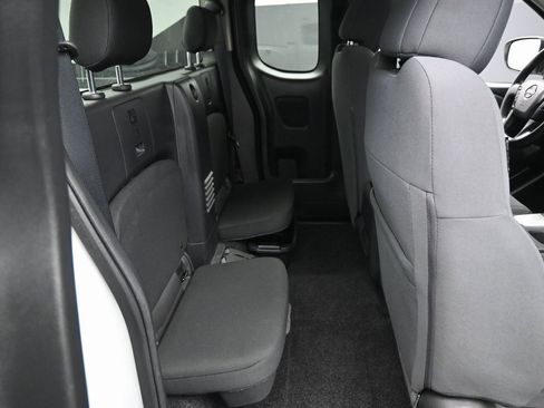 Used 2022 Nissan Frontier S image 29