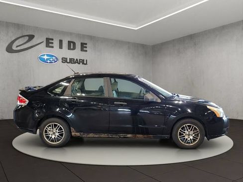 Used 2010 Ford Focus SE FWD image 13