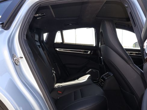 Certified 2022 Porsche Panamera Turbo S AWD/4WD image 31
