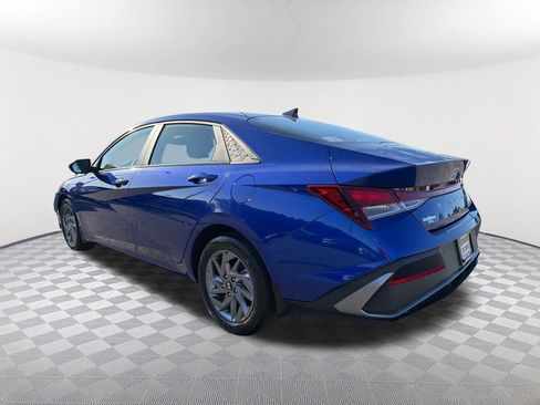 Used 2024 Hyundai Elantra SEL FWD image 7