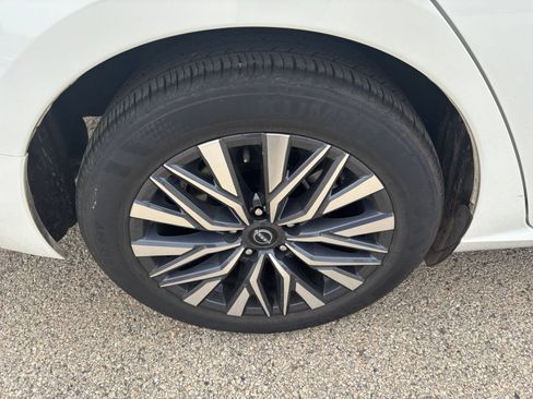 Used 2025 Nissan Altima 2.5 SV FWD image 30