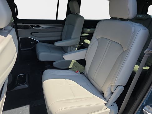 New 2026 Jeep Grand Wagoneer L 4WD image 10