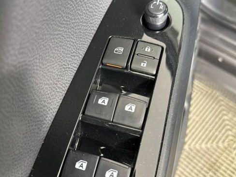 Used 2017 Toyota Prius Prime Plus w/ Carpet Mat Package FWD image 24