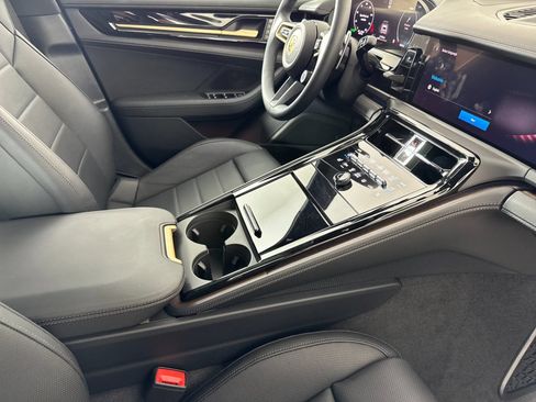 Certified 2025 Porsche Panamera RWD image 15