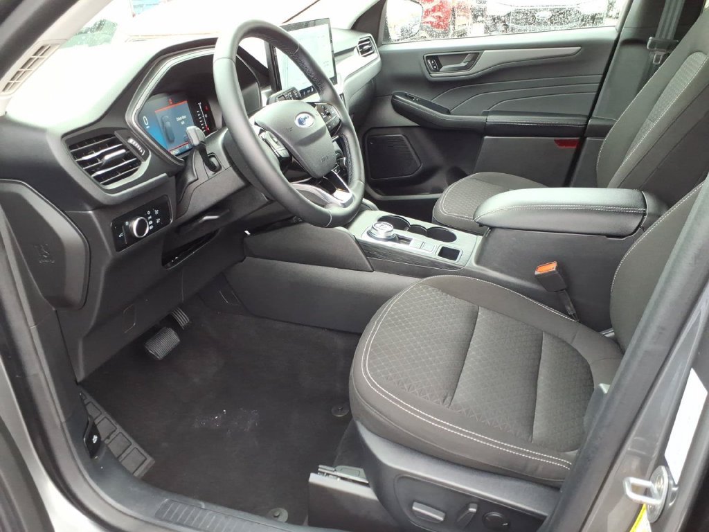 Used 2024 Ford Escape Active w/ Tech Pack #1 AWD/4WD image 10