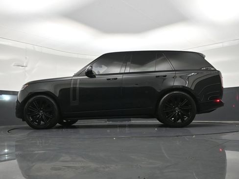Used 2025 Land Rover Range Rover SE AWD/4WD image 24