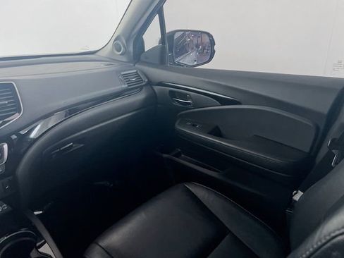 Used 2019 Honda Pilot Touring image 23