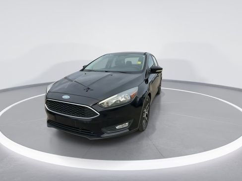 Used 2017 Ford Focus SEL image 3