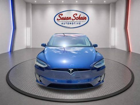Used 2017 Tesla Model X 90D AWD/4WD image 2