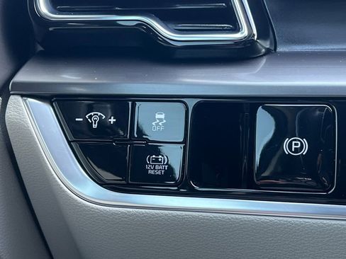 Used 2023 Kia Sportage EX image 32