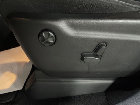 Used 2024 Dodge Durango GT image 11