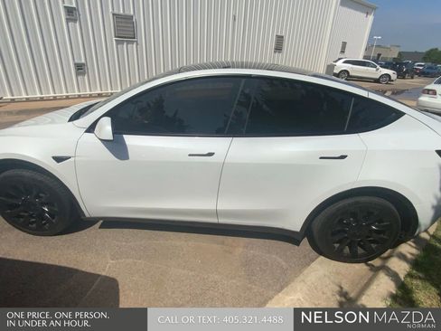 Used 2021 Tesla Model Y Long Range AWD/4WD image 9