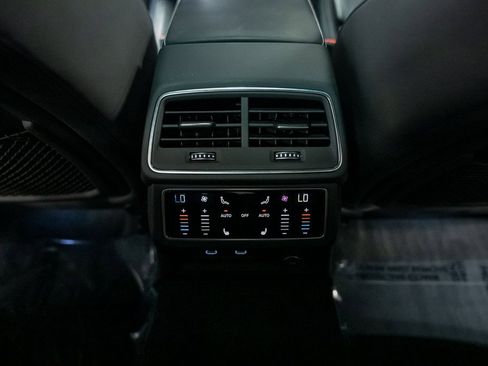 Used 2021 Audi S6 Prestige w/ Prestige Package image 43