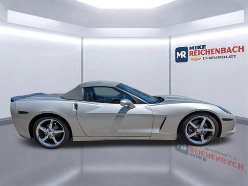 Used 2006 Chevrolet Corvette Convertible w/ Preferred Equipment Group image 3