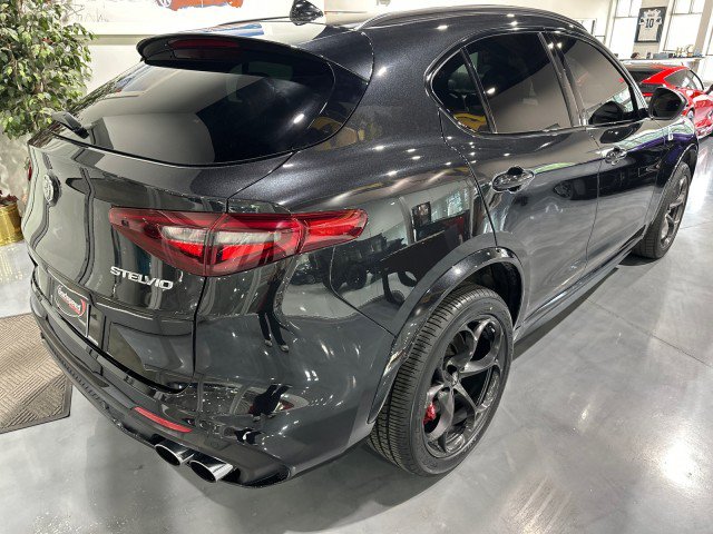 Used 2018 Alfa Romeo Stelvio Quadrifoglio w/ Driver Assist Dynamic Package AWD/4WD image 2