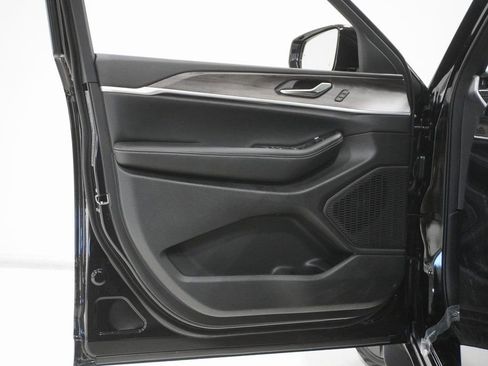 New 2025 Jeep Grand Cherokee L Limited image 15