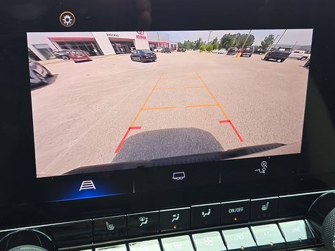 Used 2024 Chevrolet Colorado ZR2 w/ Safety Package AWD/4WD image 18