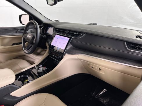 Used 2023 Jeep Grand Cherokee L Limited image 29