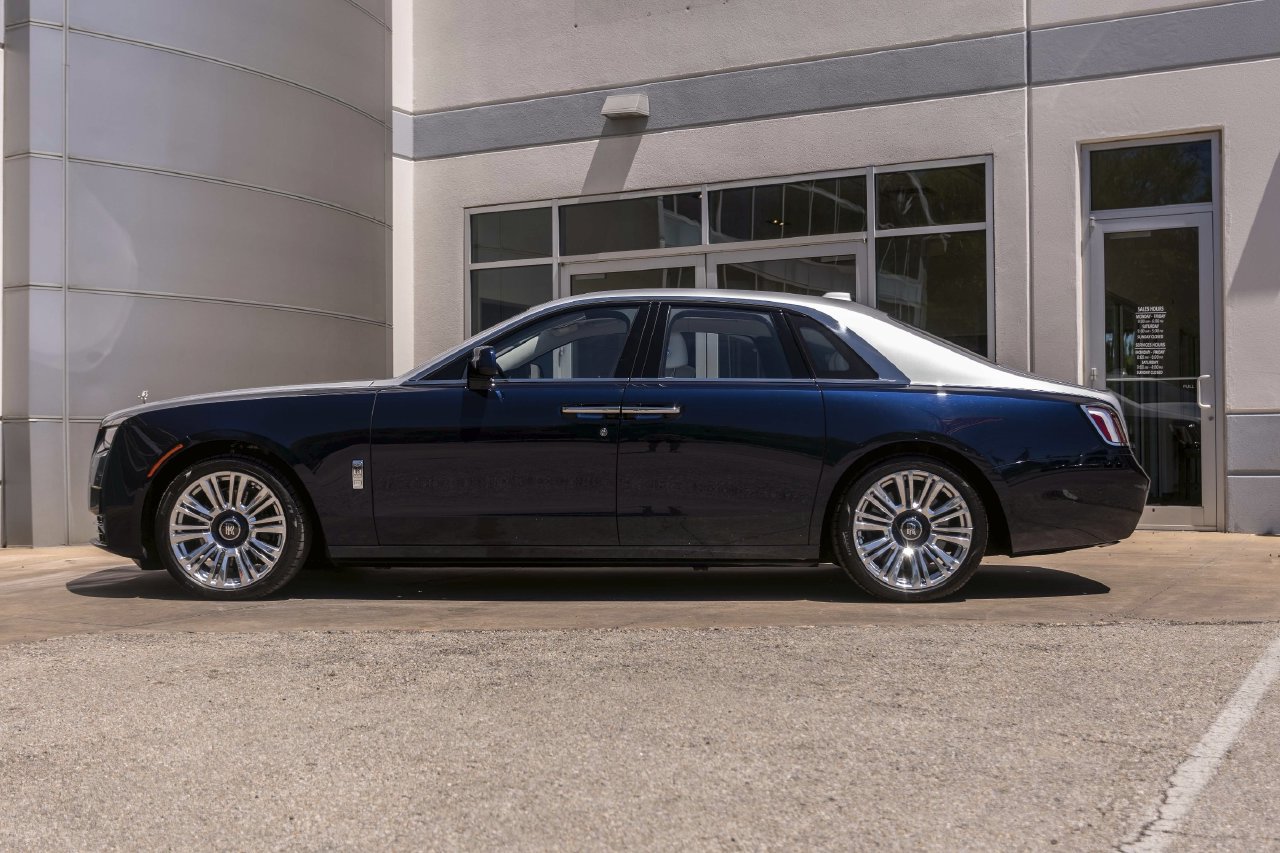Certified 2025 Rolls-Royce Ghost AWD/4WD image 20