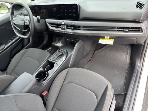 New 2026 Kia K4 FWD image 14