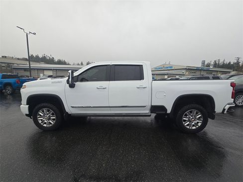 Used 2024 Chevrolet Silverado 3500 High Country image 7