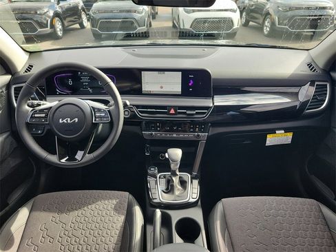 New 2026 Kia Seltos S image 17