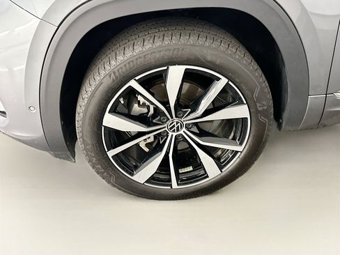 Used 2024 Volkswagen Atlas SEL Premium R-Line AWD/4WD image 11