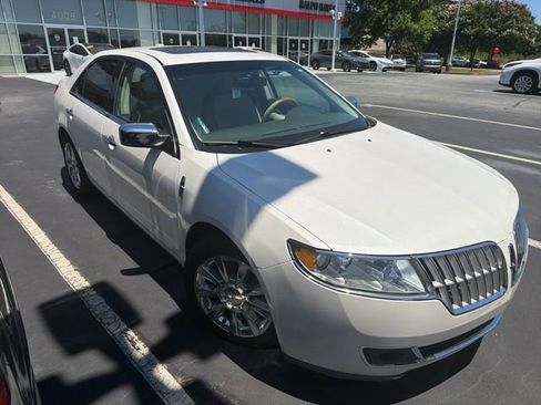 Used 2011 Lincoln MKZ FWD image 3
