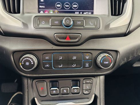 Used 2020 GMC Terrain SLE image 12