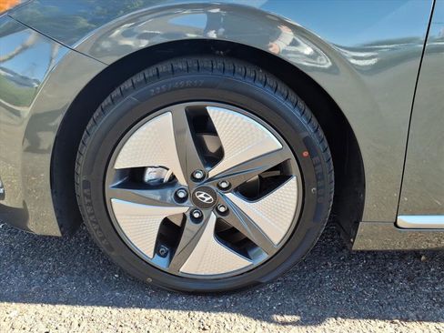 Certified 2022 Hyundai Ioniq SEL image 9