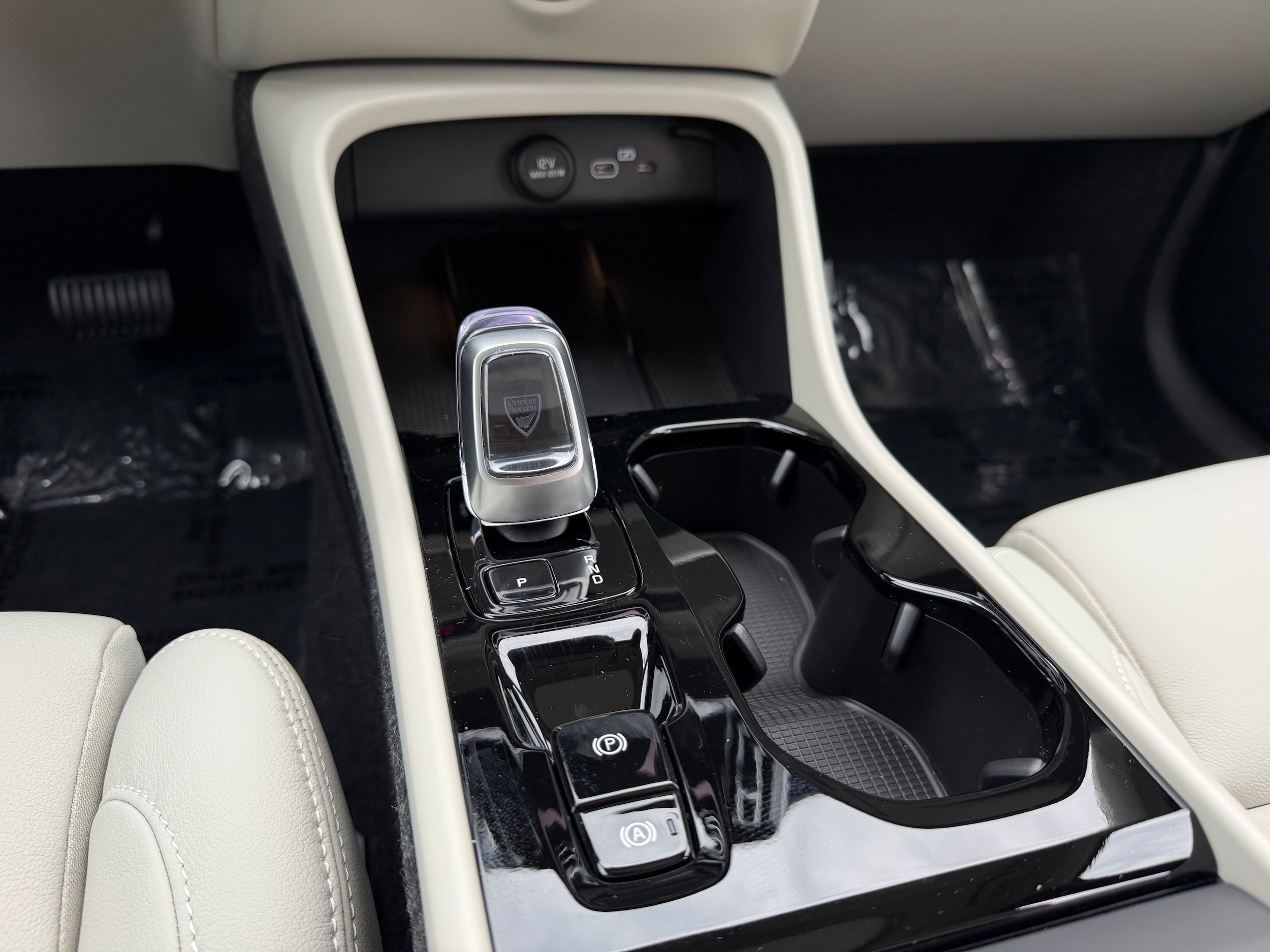 New 2026 Volvo XC40 B5 Ultra w/ Protection Package Premier AWD/4WD image 13