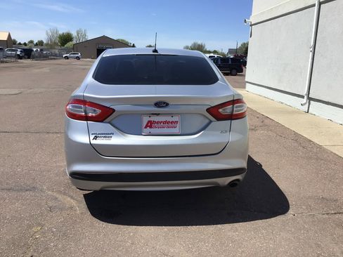 Used 2015 Ford Fusion SE FWD image 6