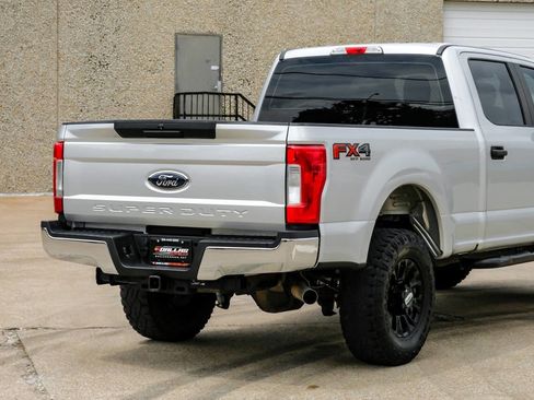 Used 2018 Ford F250 XL w/ Power Equipment Group AWD/4WD image 11