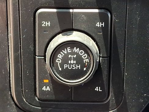 Used 2022 Ford F150 Lariat w/ Equipment Group 502A High AWD/4WD image 25