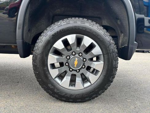 Used 2022 Chevrolet Silverado 2500 Custom AWD/4WD image 4