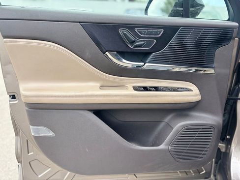 Used 2020 Lincoln Corsair FWD image 13