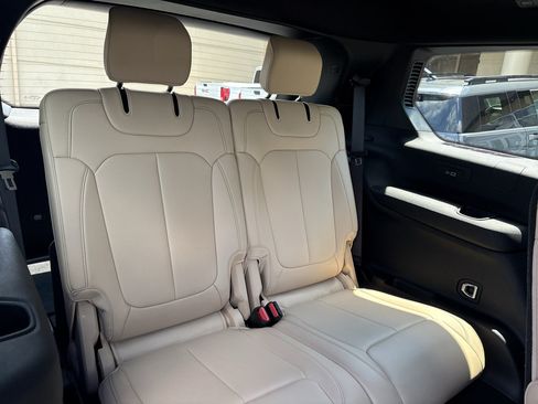 Used 2024 Jeep Grand Cherokee L Limited RWD image 16