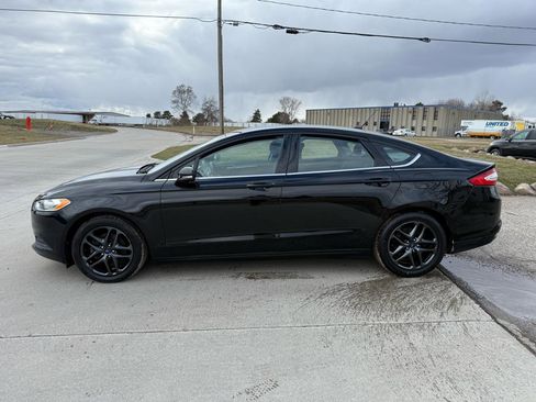 Used 2016 Ford Fusion SE image 8