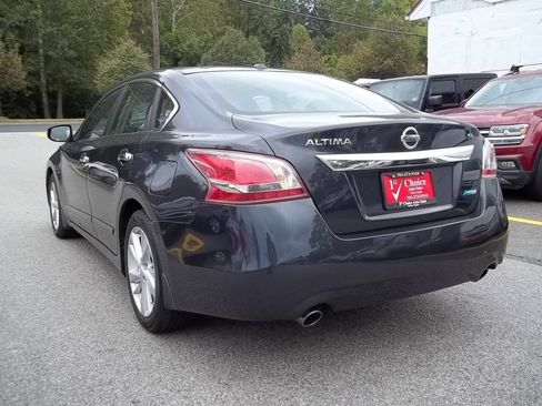 Used 2013 Nissan Altima 2.5 SL w/ Technology Pkg FWD image 2
