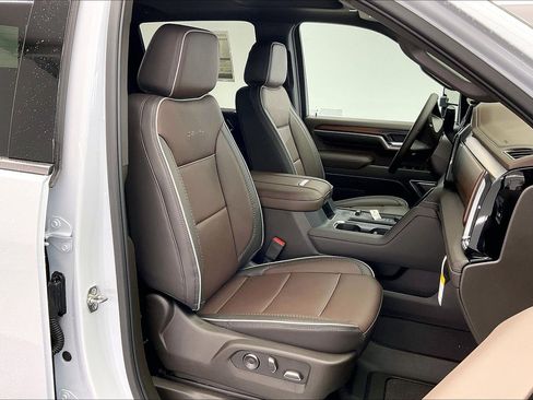 New 2026 GMC Sierra 2500 Denali w/ Denali Reserve Package image 9